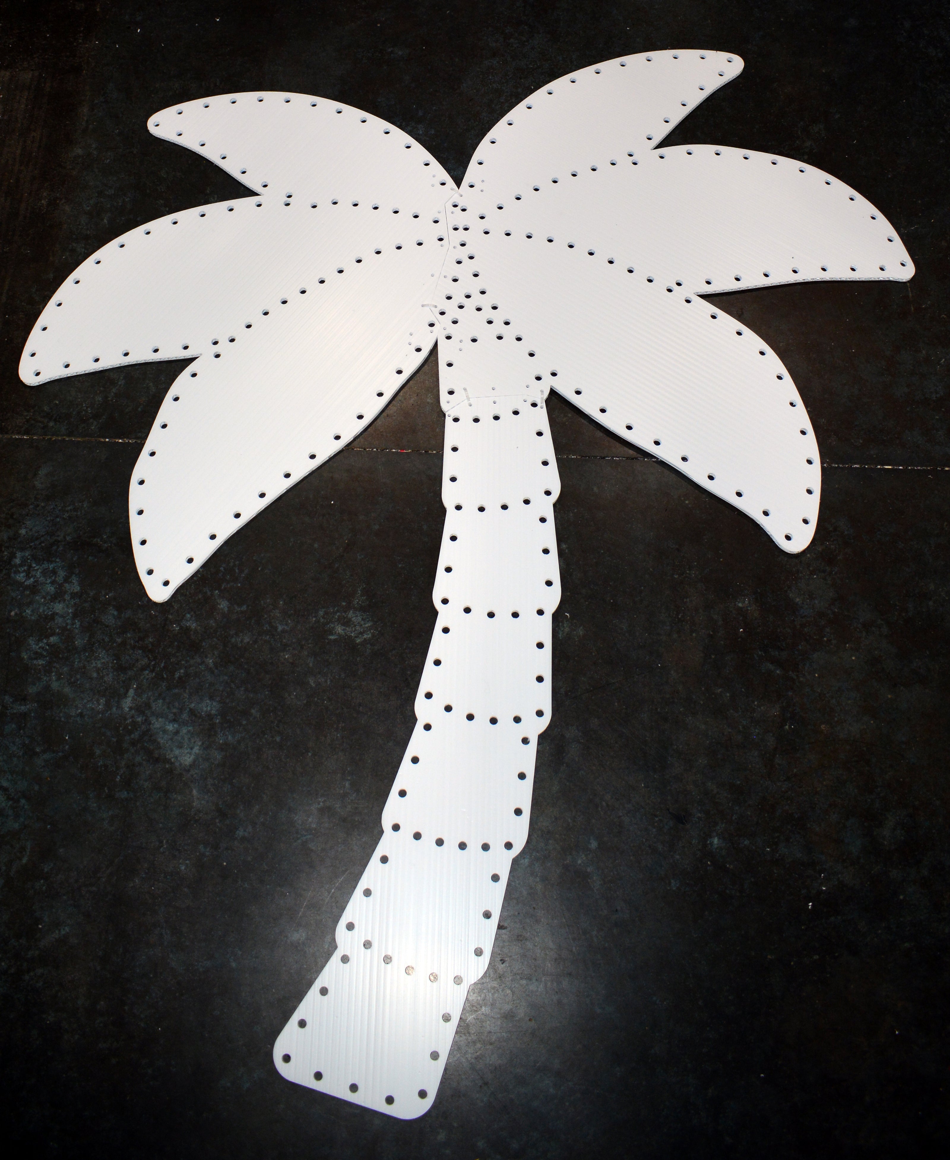 Twinkly Palm Tree - 5', 250 Twinkly Lights