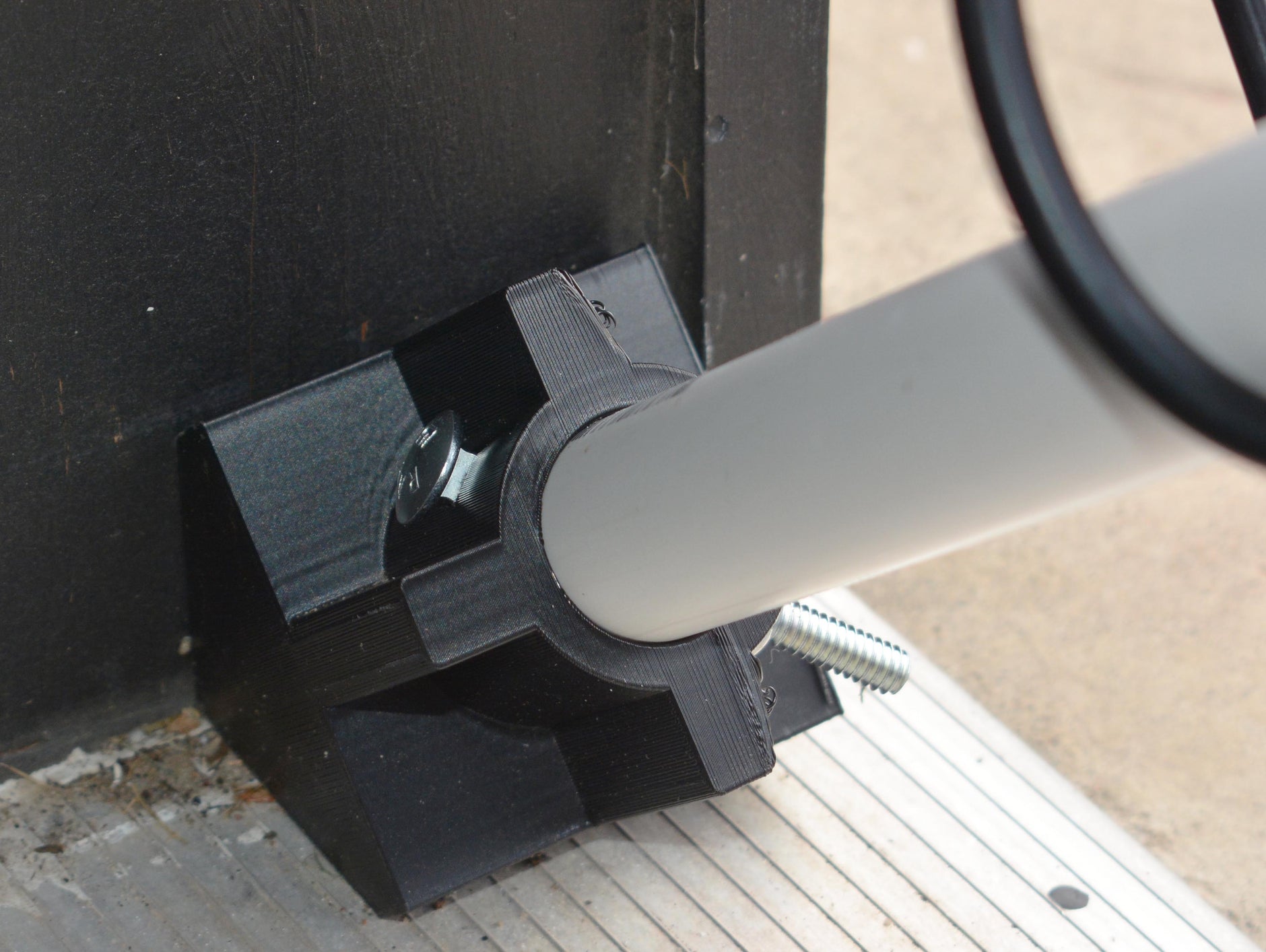 3D Printed heavy duty corner frame support system – Charlees Props