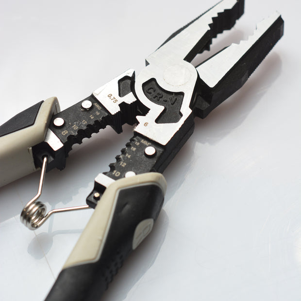 Specialty 9" Lineman pliers, 4 in 1